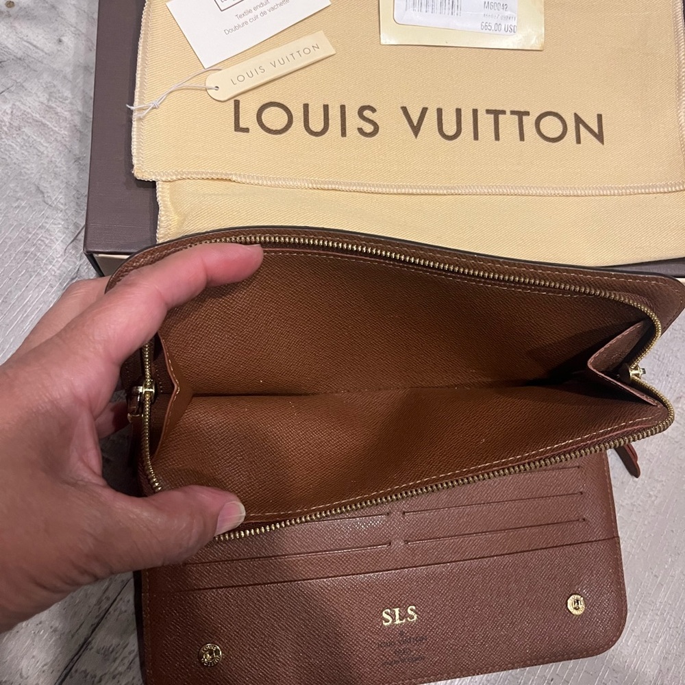 Authentic, LOUIS VUITTON 
Monogram Insolite Wallet - Picture 4 of 8